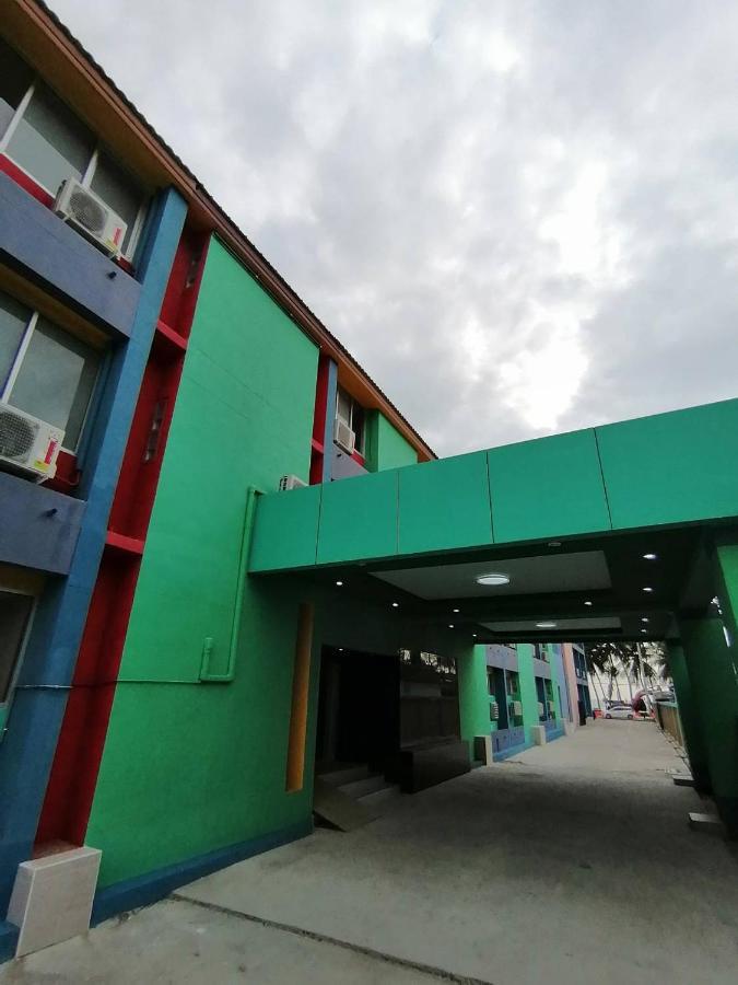 The Sea Bangsaen Hotel Exteriör bild